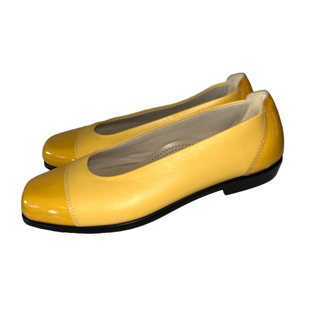 SAS NWOT Coco Women’s Cap Toe Ballet Flat Yellow Leather size 7.5 Made in USA